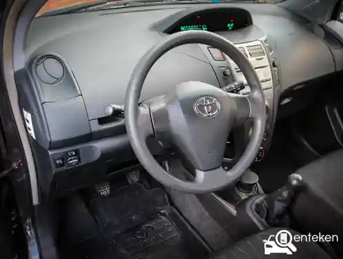 Toyota Yaris 1.0 2011