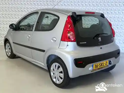 Peugeot 107 1.0 70 2011