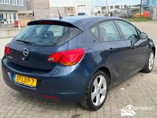 Opel Astra 1.6 2010