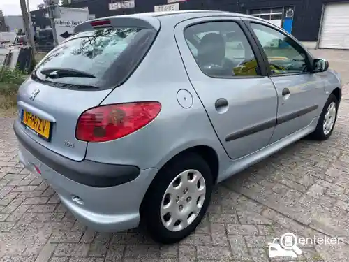 Peugeot 206 75 2004
