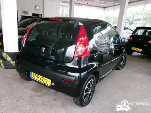 Peugeot 107 1.0 70 2011