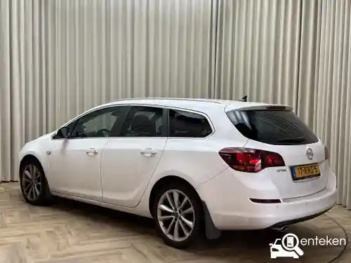 Opel Astra Sports Tourer 1.4 Turbo 2011