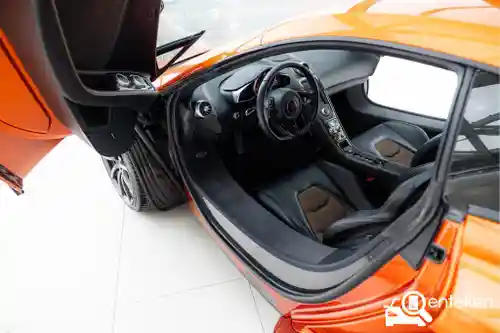 McLaren MP4-12C 2012