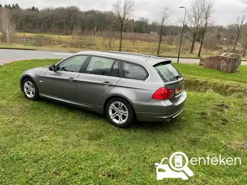 BMW 318i Touring 2012