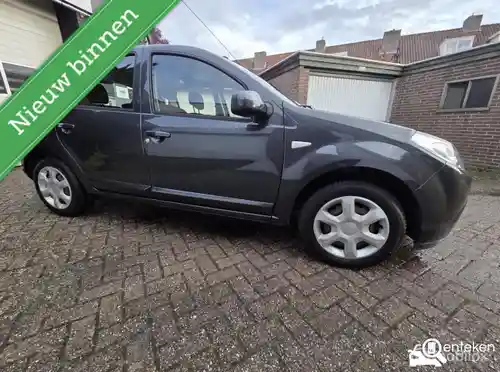 Dacia Sandero 1.2 16V 75 2011