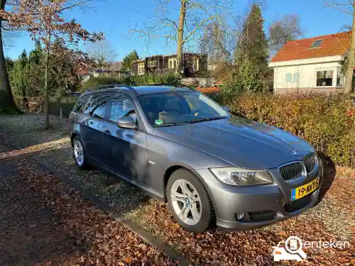BMW 318i Touring 2010