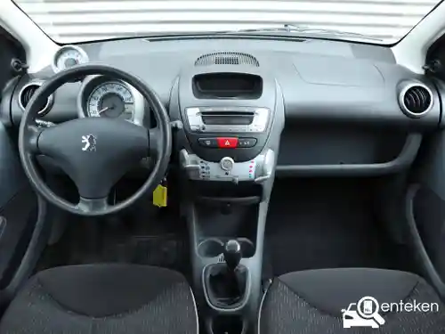 Peugeot 107 1.0 70 2011
