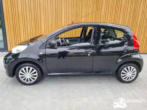 Peugeot 107 1.0 70 2011