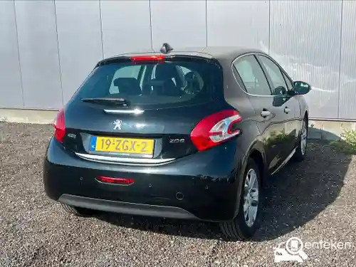 Peugeot 208 1.2 PureTech 82 2012
