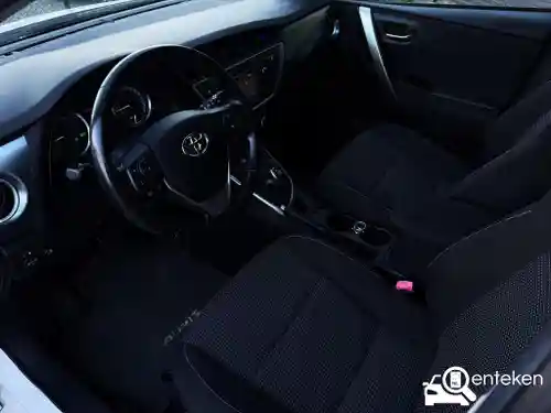 Toyota Auris 1.8 Hybrid 2013