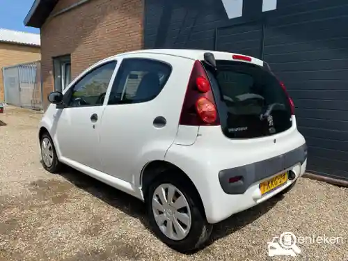 Peugeot 107 1.0 68 2013