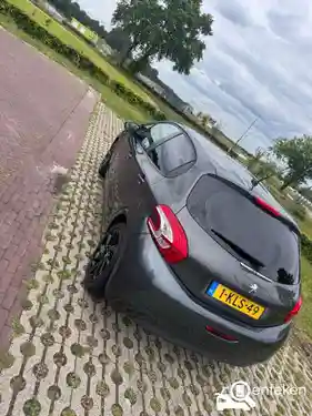 Peugeot 208 1.2 PureTech 82 2013
