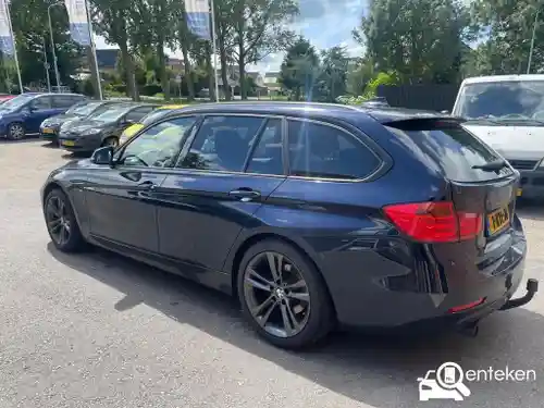 BMW 320i Touring 2013