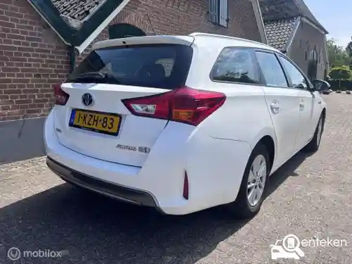 Toyota Auris Touring Sports 1.8 Hybrid 2013