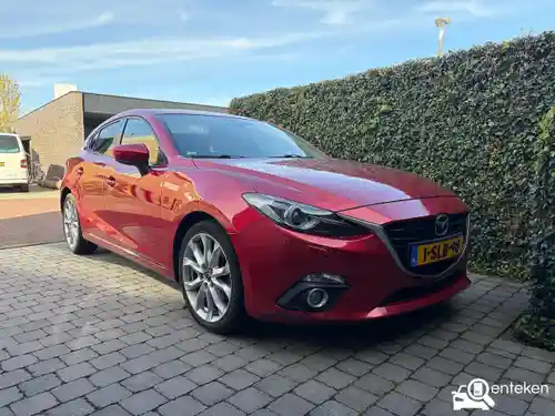 Mazda 3 SKYACTIV-G 120 2013