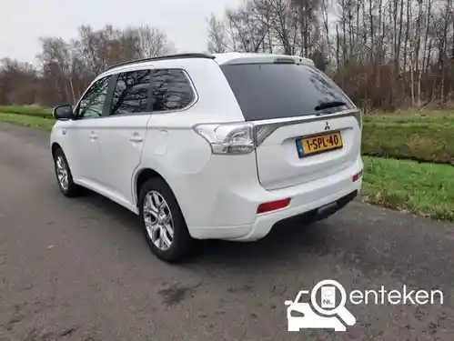 Mitsubishi Outlander 2.0 Plug-In Hybrid 2013
