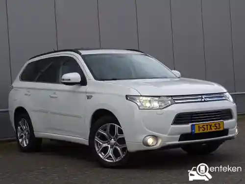 Mitsubishi Outlander 2.0 Plug-In Hybrid 2013