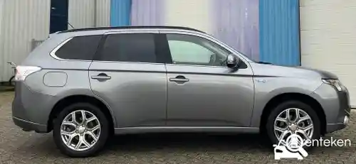 Mitsubishi Outlander 2.0 Plug-In Hybrid 2013