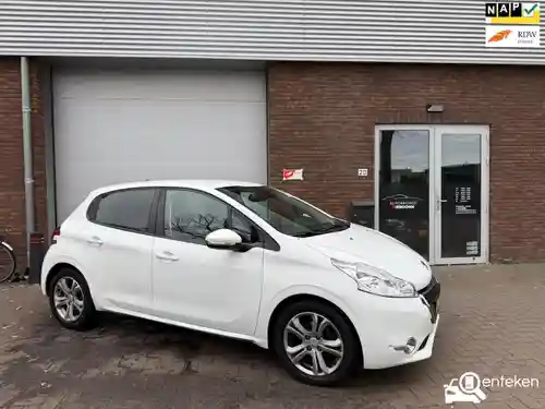 Peugeot 208 1.2 PureTech 82 2013