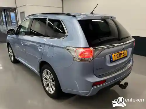 Mitsubishi Outlander 2.0 Plug-In Hybrid 2013
