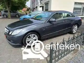 Mercedes-Benz E 200 BlueEFFICIENCY Coupé 2011