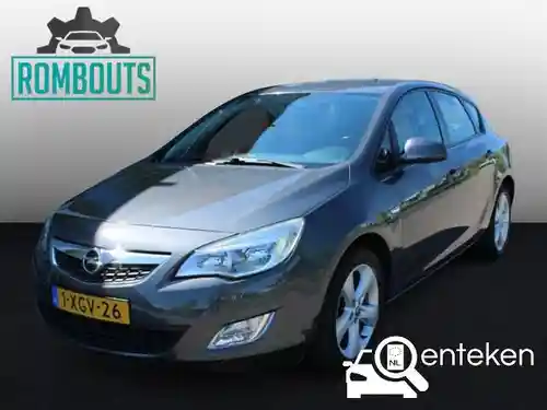 Opel Astra 1.6 2012