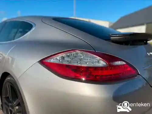 Porsche Panamera 4S 2010