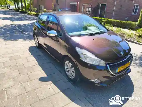 Peugeot 208 1.2 PureTech 82 2012