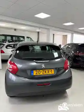 Peugeot 208 1.2 PureTech 82 2013