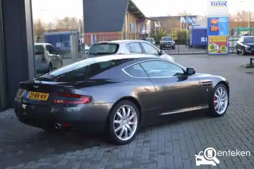 Aston Martin DB9 Coupé 2005