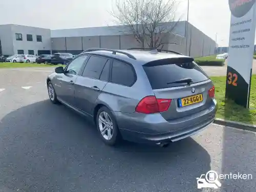BMW 318i Touring 2009