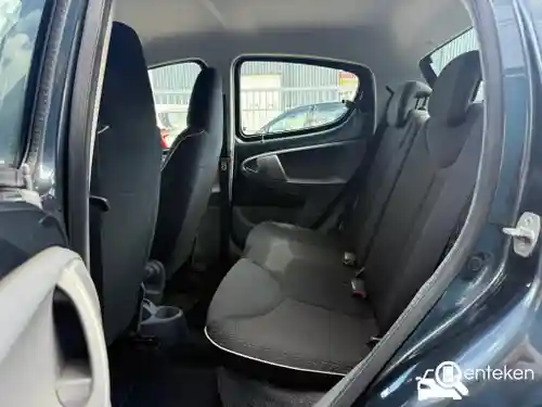 Peugeot 107 1.0 70 2011