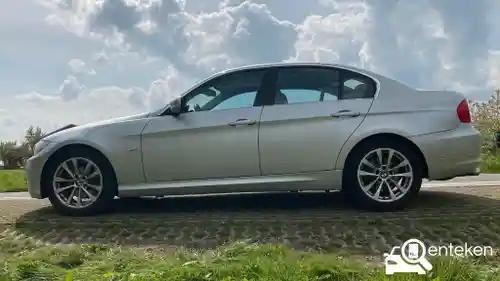 BMW 318i Touring 2012