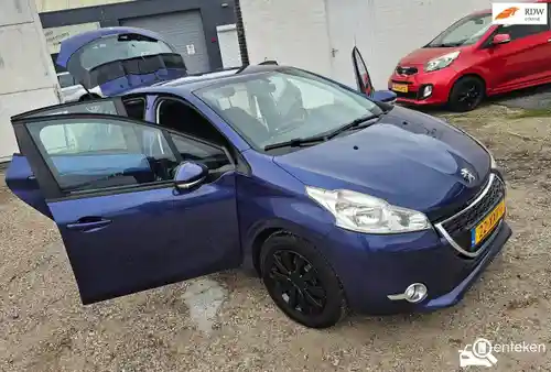 Peugeot 208 1.2 PureTech 82 2012