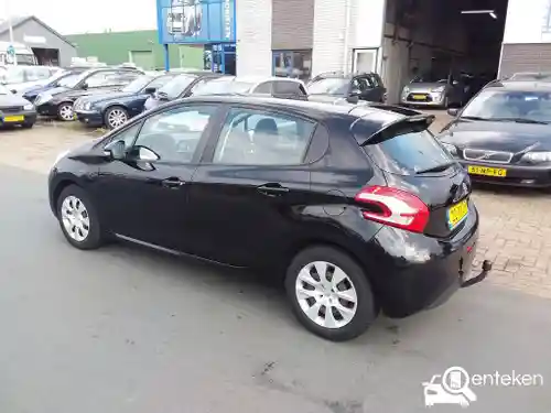Peugeot 208 1.2 PureTech 82 2012