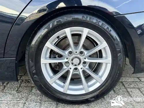 BMW 318i Touring 2013