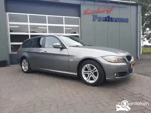 BMW 318i Touring 2010