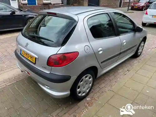Peugeot 206 75 2005