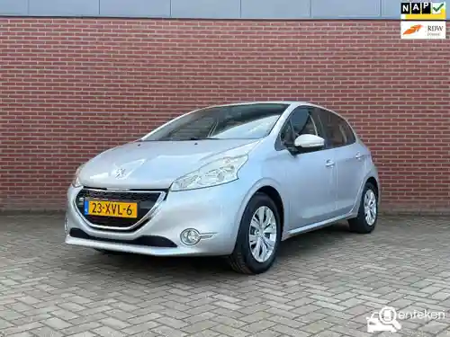 Peugeot 208 1.2 PureTech 82 2012
