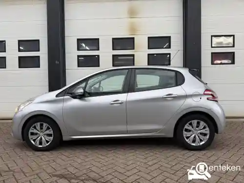 Peugeot 208 1.2 PureTech 82 2012