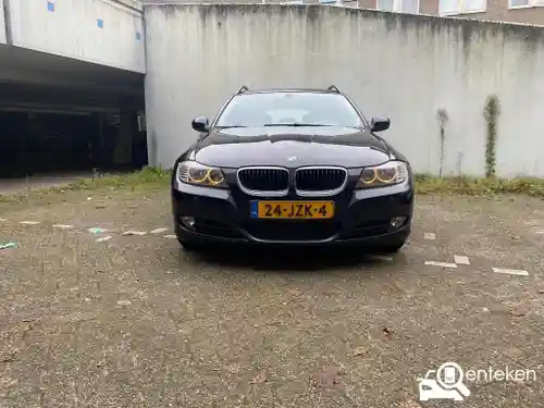 BMW 318i Touring 2009