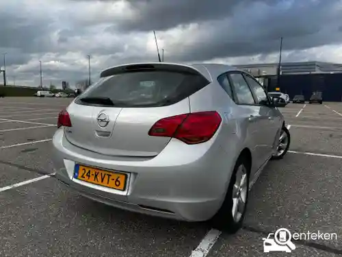 Opel Astra 1.6 2010