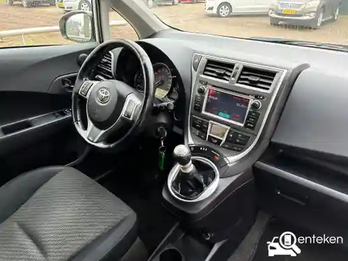 Toyota Verso-S 1.33 2011