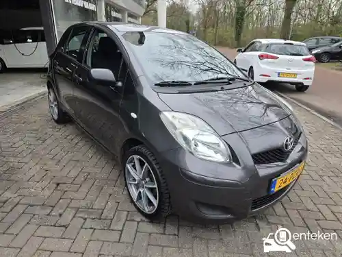 Toyota Yaris 1.0 2011