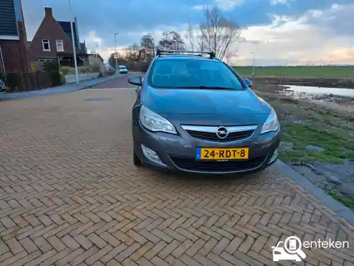 Opel Astra Sports Tourer 1.4 Turbo 2011