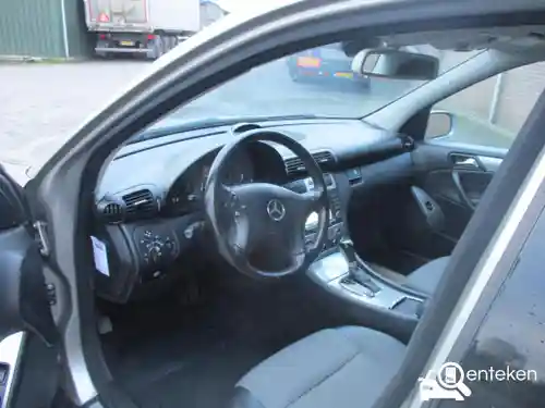 Mercedes-Benz C 200 2005