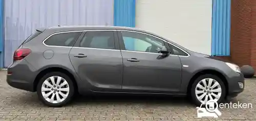 Opel Astra Sports Tourer 1.4 Turbo 2011