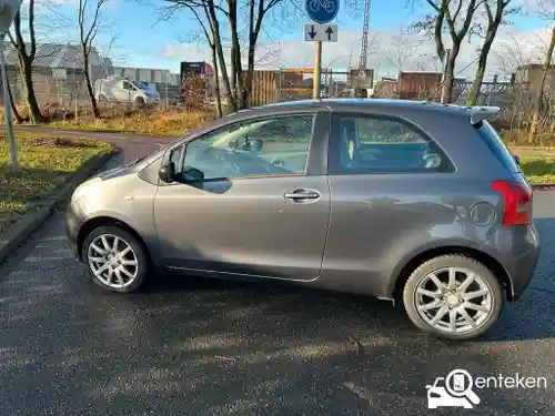 Toyota Yaris 1.3 2008