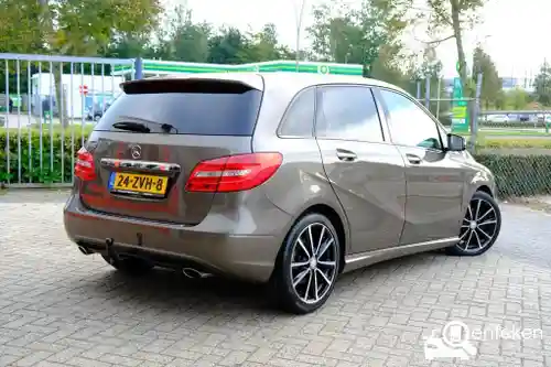 Mercedes-Benz B 180 2013