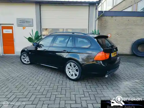 BMW 318i Touring 2010